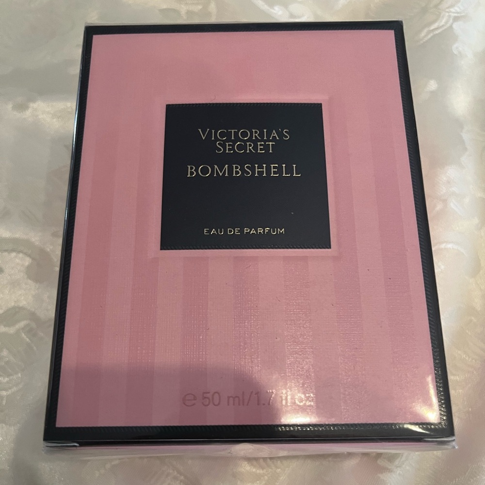 Victoria's Secret Bombshell Eau de Parfum - Pink and Black